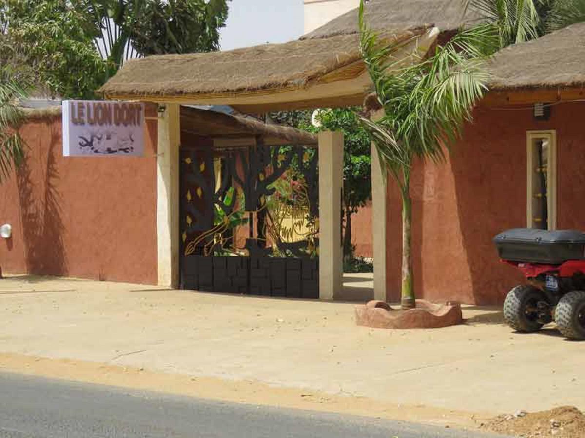 Hotel Le Lion Dort Somone Exterior foto