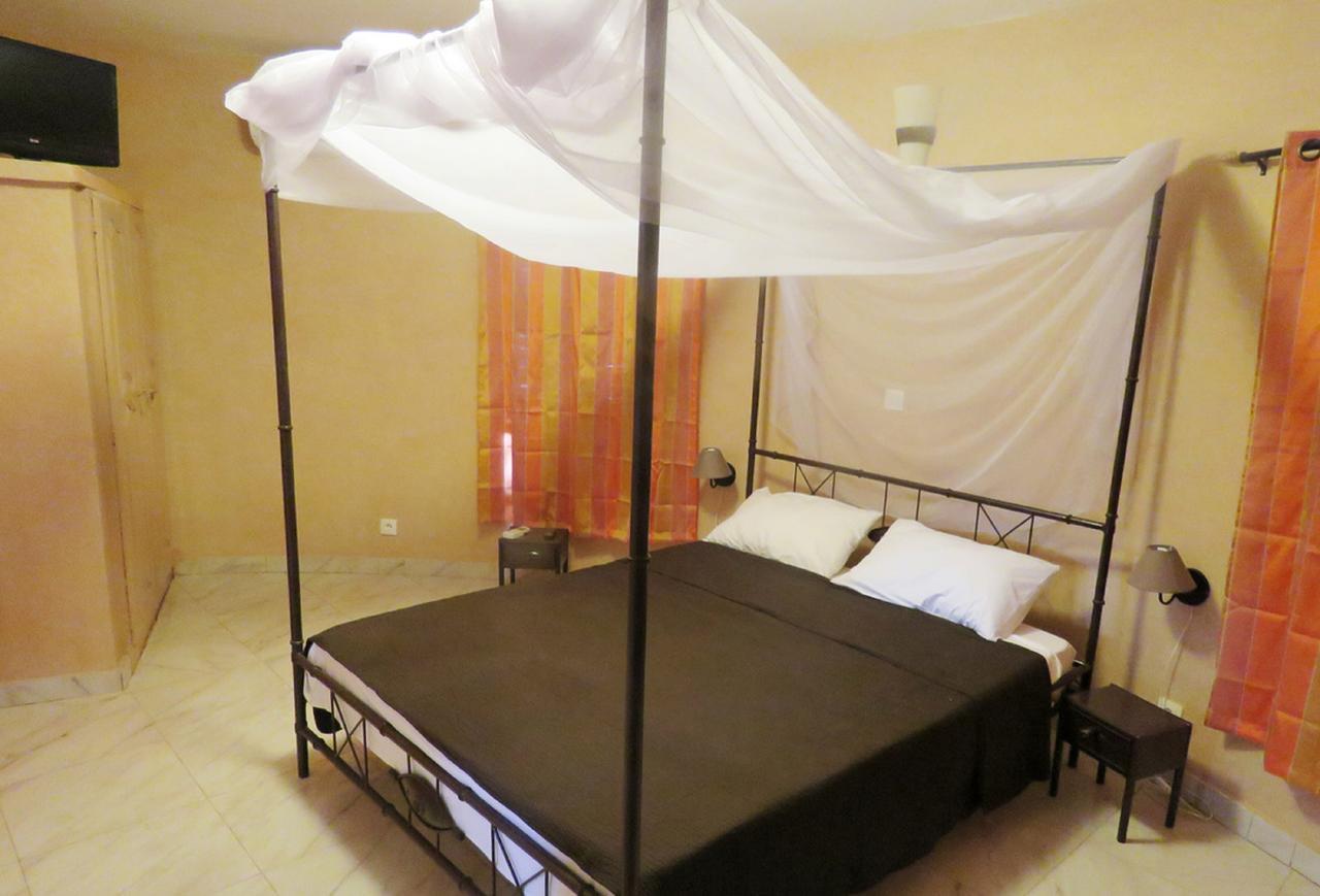 Hotel Le Lion Dort Somone Exterior foto
